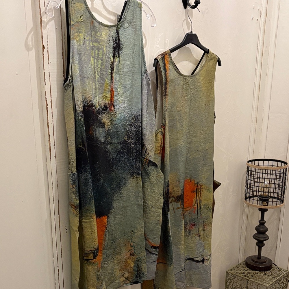 Abstract Print tank reversible Dress NWT. XS/S. M/L - Picture 3 of 7